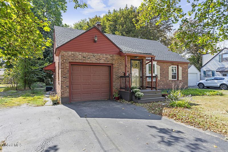 2nd image of 6 Witbeck Drive