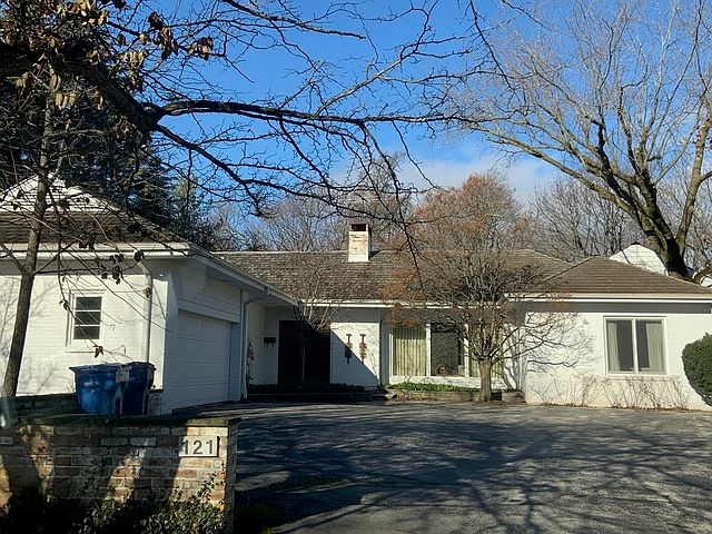 1st image of 121 Belle Ave