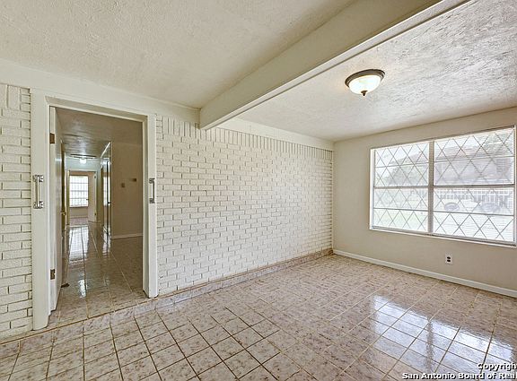 5th image of 327 Yukon Blvd