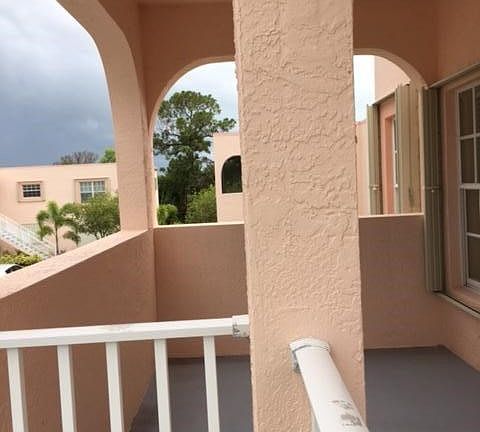 2085 Covered Balcony / Porch