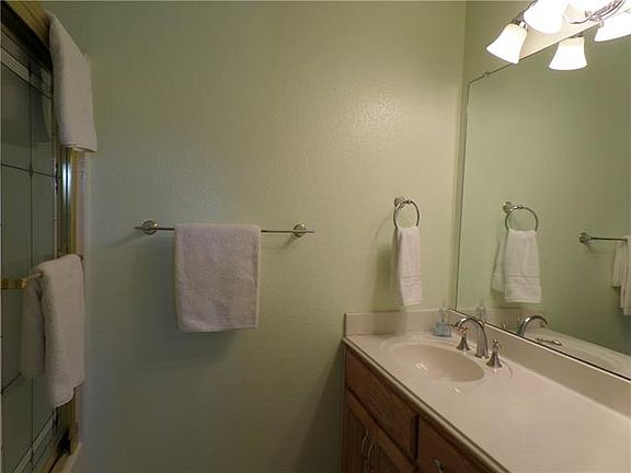 5th image of 1117 Oxford Dr