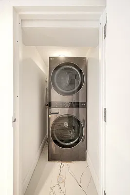 Laundry, photo 1
