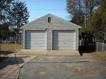 1st image of 4606 Red Oak Ln