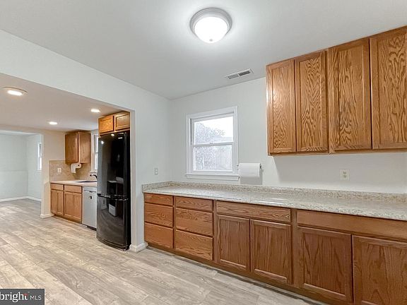 3rd image of 21962 Stoney Brook Dr
