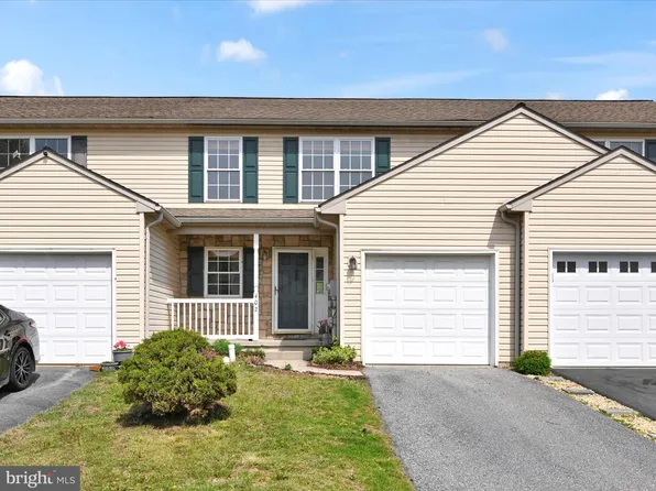 402 Elmshire Dr, Lancaster, PA 17603