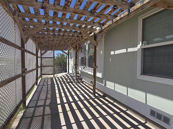 3rd image of 425 Morgan St