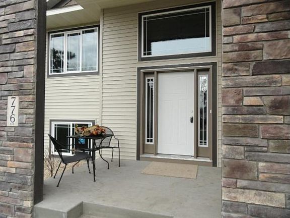 Beautiful entry shows of stairway railing