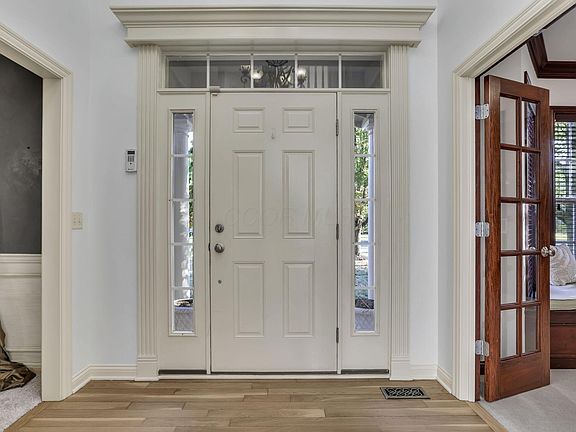 2nd image of 3144 Abbey Knoll Dr