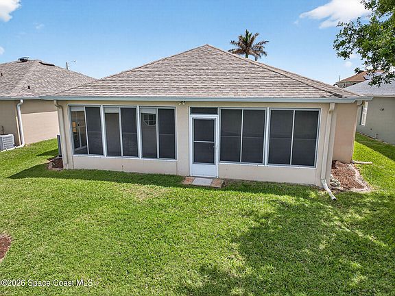 3rd image of 1280 Berryhill Dr