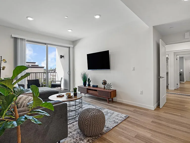 4725 Radford Ave #Penthouse 3 — Photo 8