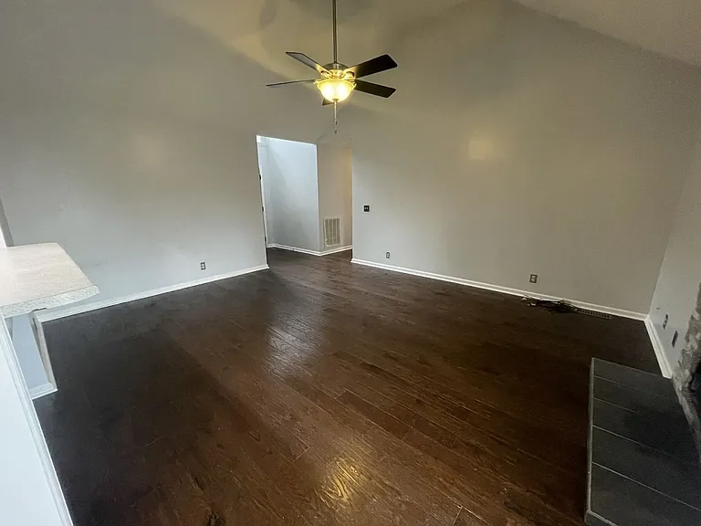 2285 Oak Hill Dr — Photo 12