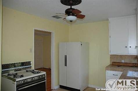 5th image of 402 Olney Dr