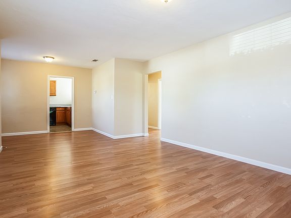4th image of 1001 W 14th St