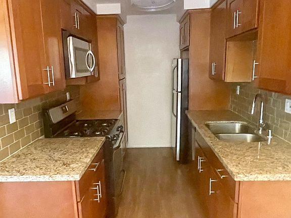 4th image of 1420 S Saltair Ave APT 2