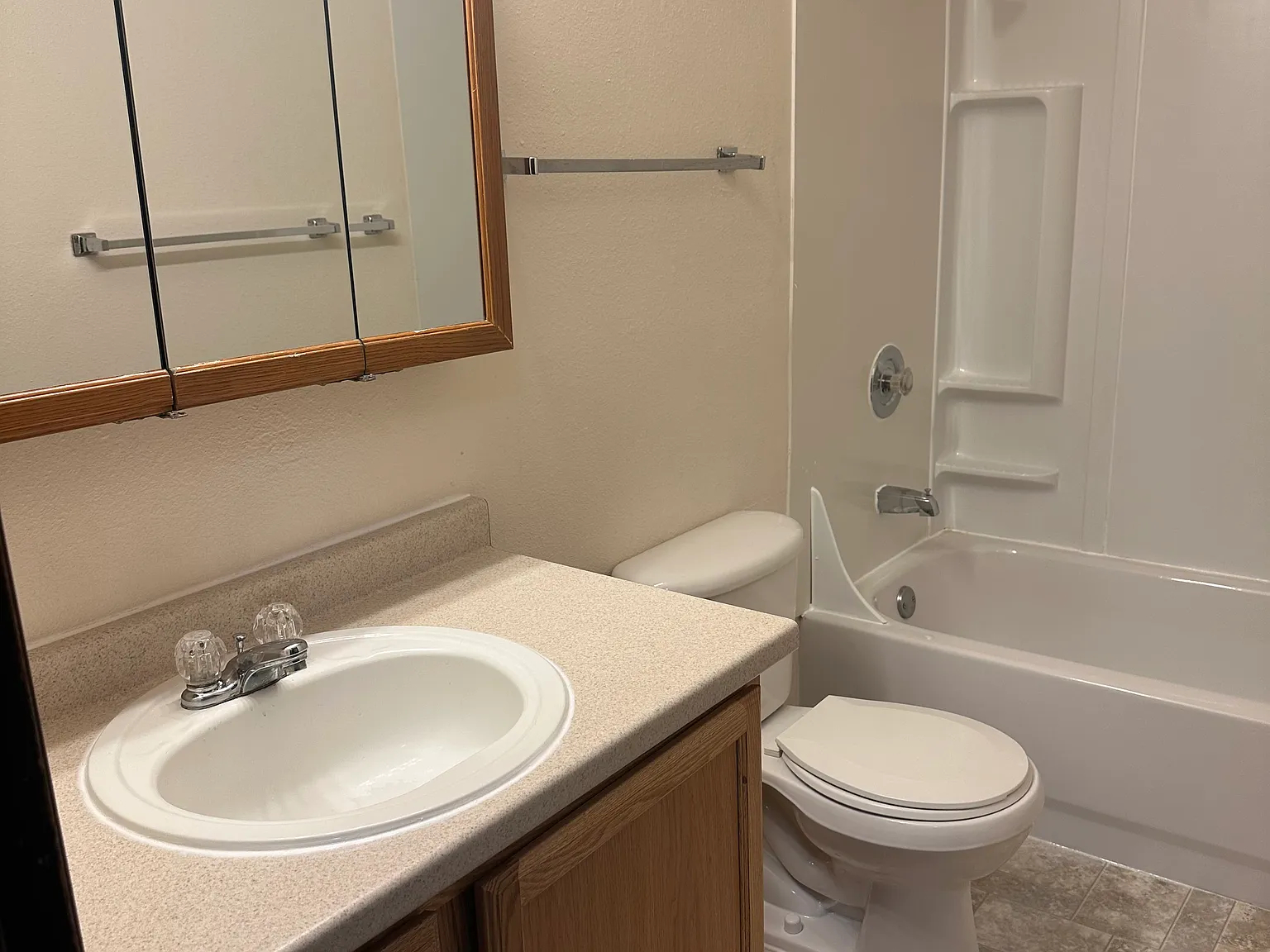 1 bed, 700 sqft, $1,295 — Photo 4