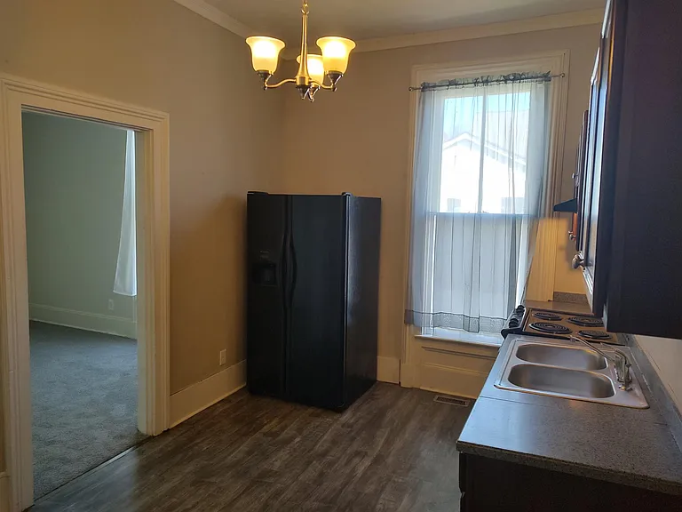 204 Lexington St #1 — Photo 3