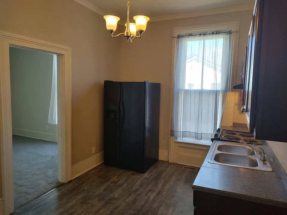 204 Lexington St #1