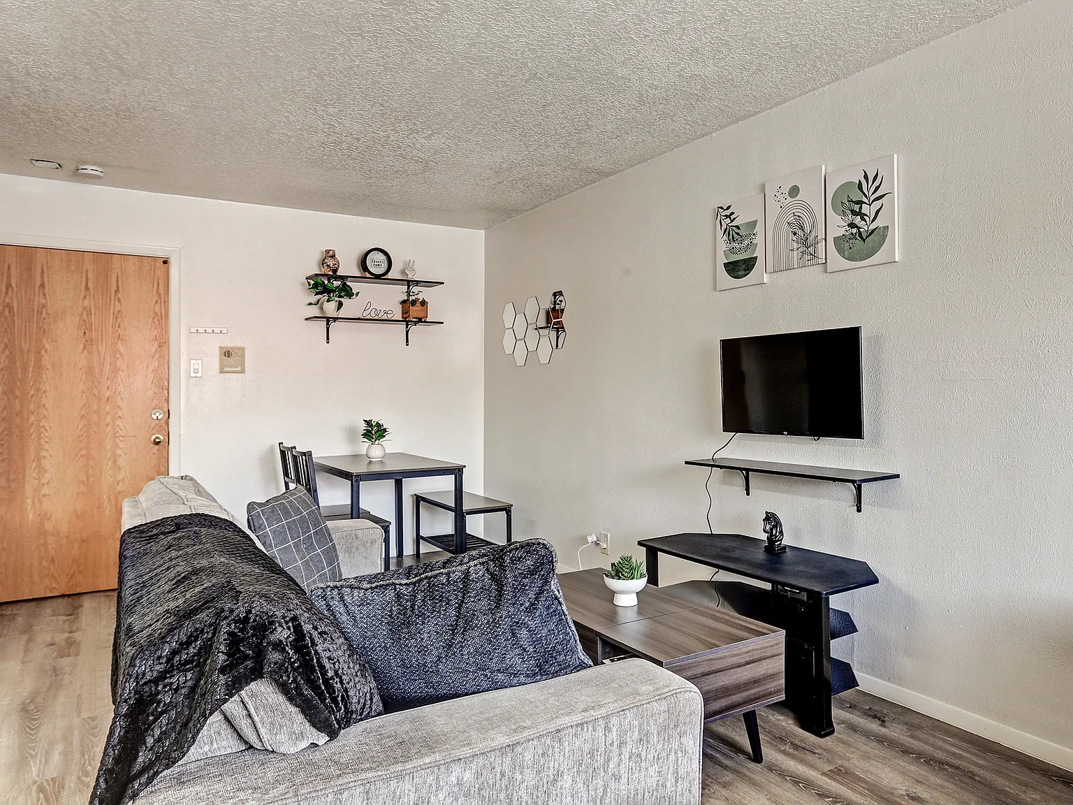 Studio, 413 sqft, $775 — Photo 3