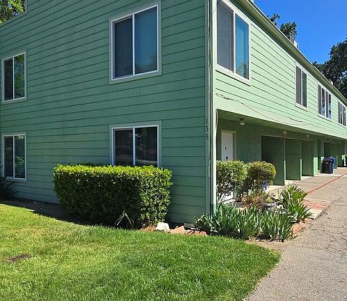 3rd image of 155 1st St APT B