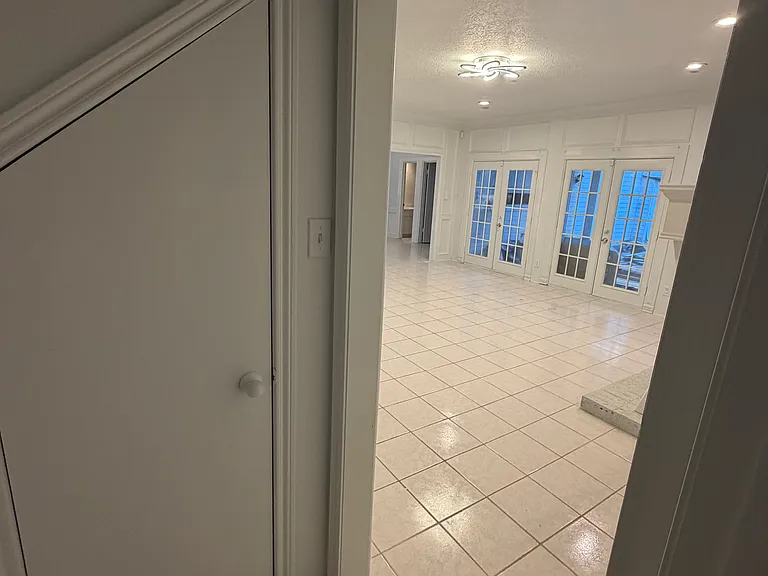 7218 Holder Forest Ct — Photo 36