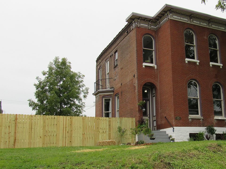 1st image of 2740 Geyer Ave