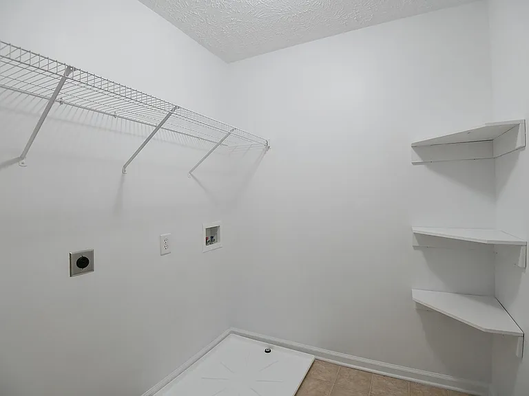 132 Tulip Grove Point — Photo 35
