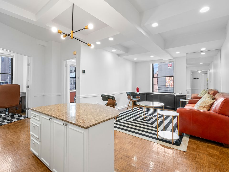 1st image of 150 W 51st St APT 1007
