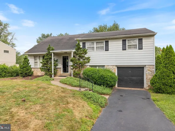 349 Central Dr, Lansdale, PA 19446