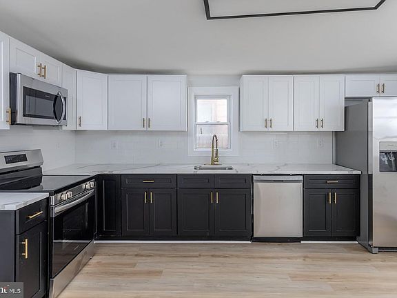 3rd image of 400 N 7th St