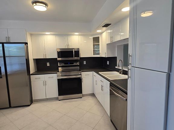 3rd image of 3301 Aruba Way #K2