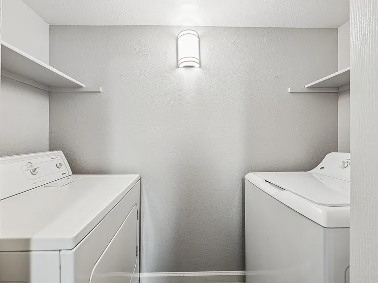 Sterling Heights Apartment Homes — Photo 15