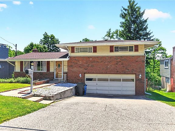 3rd image of 453 Arbor Ln