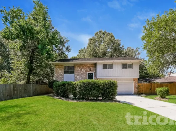 8610 Pine Shores Dr, Humble, TX 77346