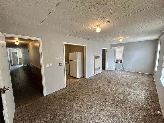 4th image of 617 E 4th St APT 1