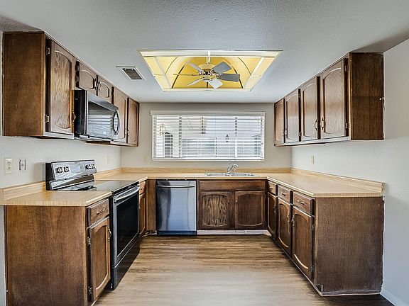 2nd image of 1328 W Lobo Ave
