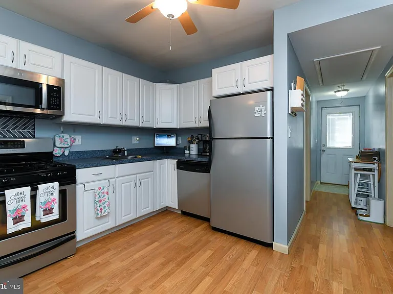 322 W Washington St — Photo 14