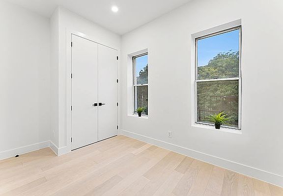 4th image of 1503 8th Ave Penthouse A