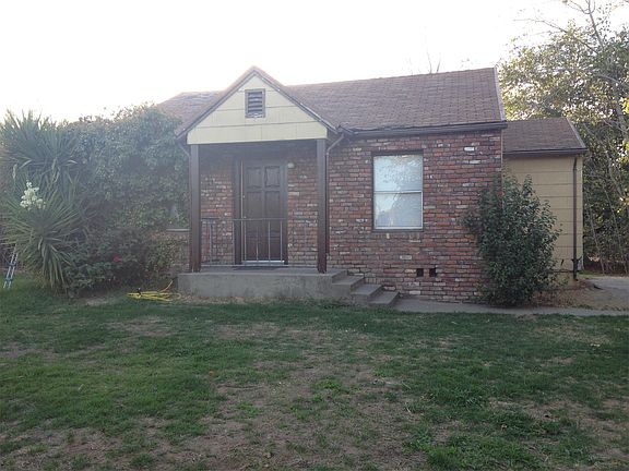 3rd image of 210 De Witt Ct