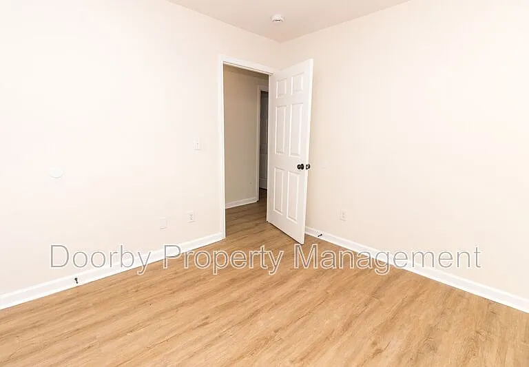 2310 Cushman St — Photo 15