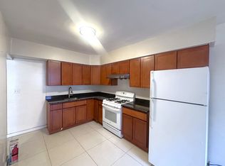 11708 Curzon Rd #2, Richmond Hill, NY 11418