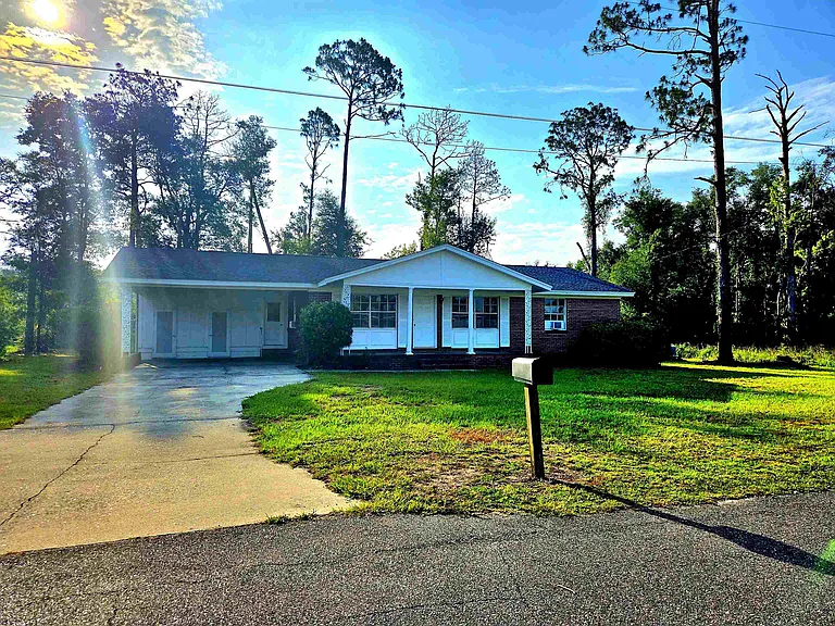 104 Forest Cir — Photo 1