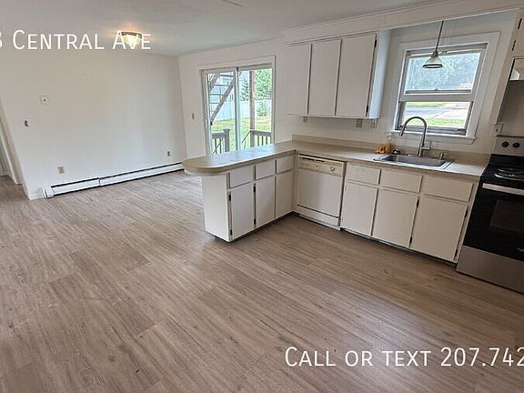 4th image of 708B Central Ave