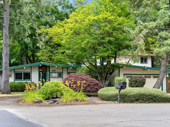 1220 Madrona Dr, Oregon City, OR 97045