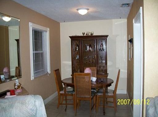 4th image of 225 NW 50th Ave