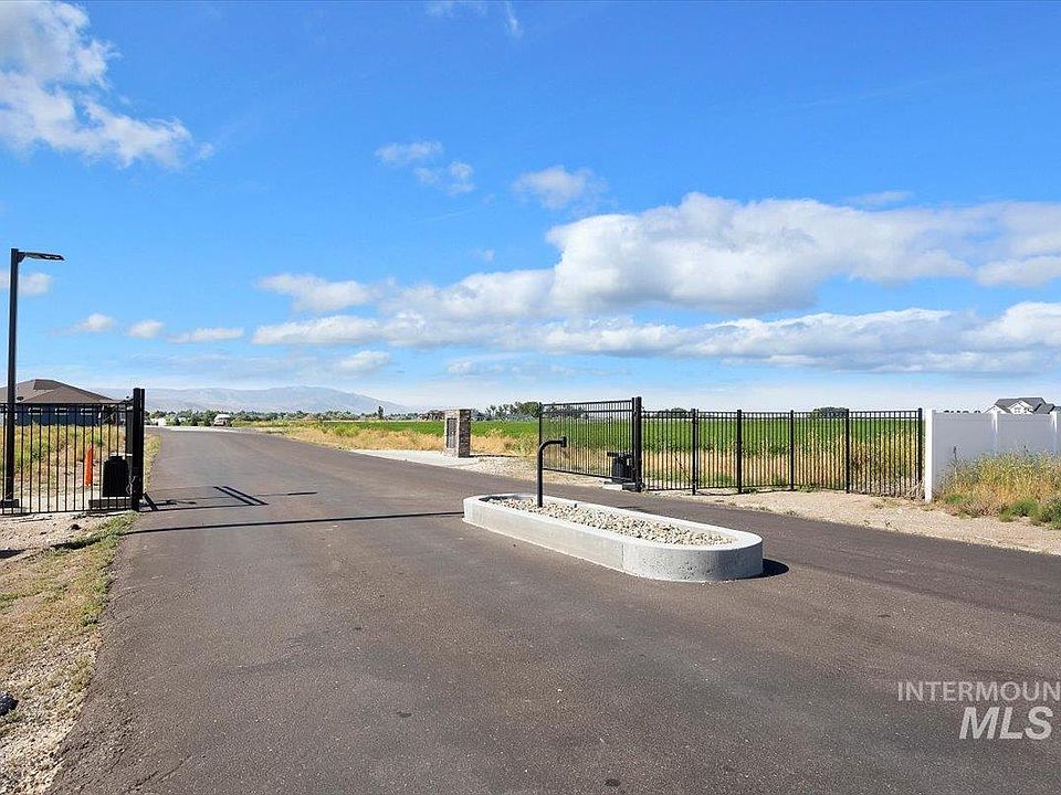 1st image of 37 Skyline Dr