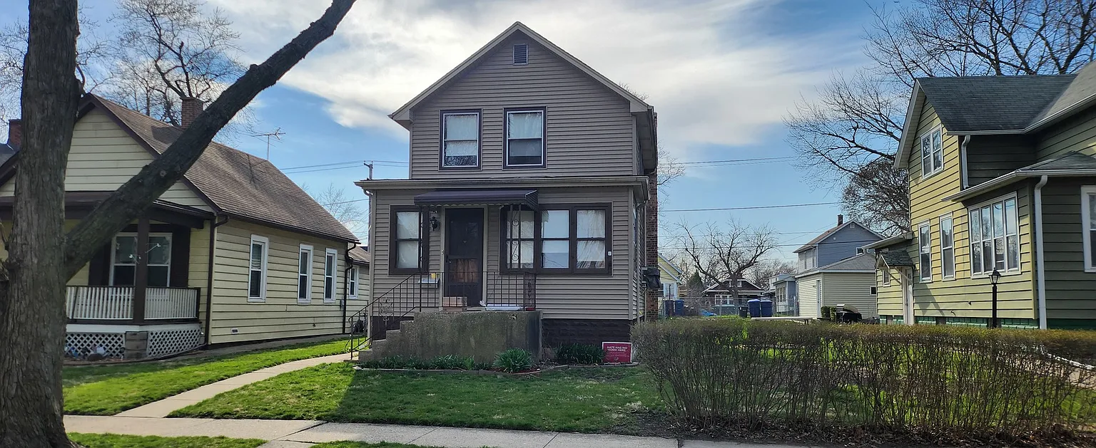 12544 Maple Ave photo 1