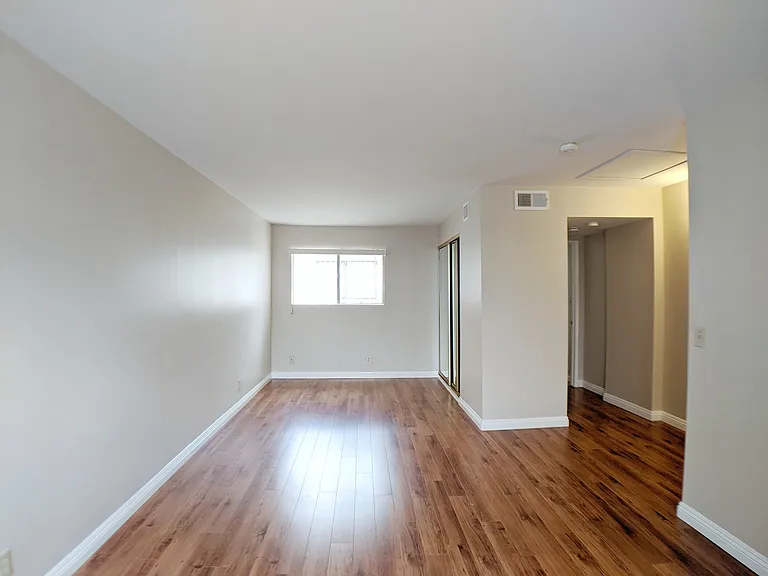 1206 Viola Ave #7 — Photo 9