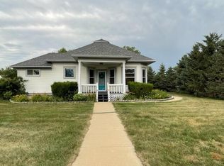 611 N Bluff St, Blunt, SD 57522