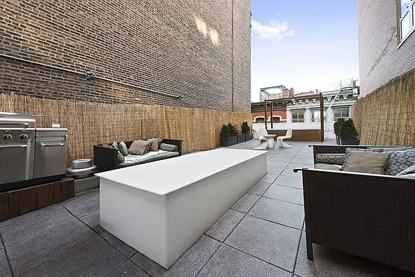 Rented by Jeffrey M Weinstein, LREB | media 9