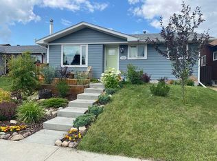 264 S Midridge Cres SE, Calgary, AB T2X1C6